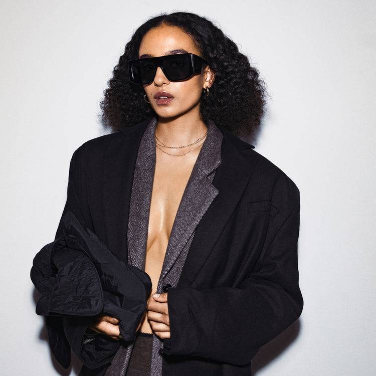 Pilgrim JOHARI Recycelte Sonnenbrille Schwarz Fabrik Onlineshop