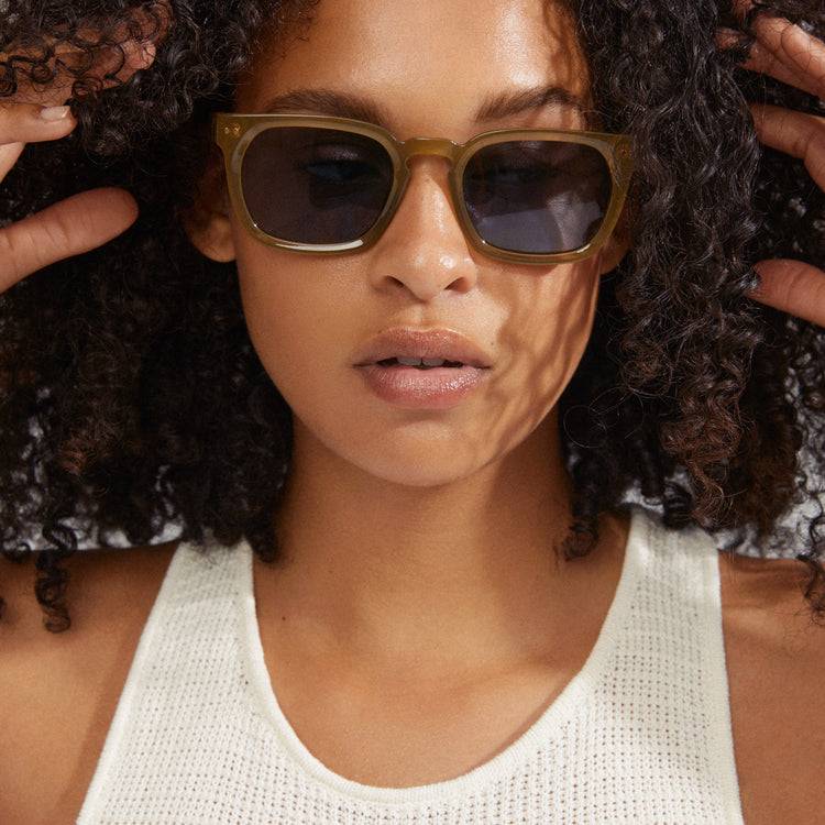 Pilgrim ELETTRA ikonische Retro-Sonnenbrille kristallgrün Nur noch ein Tag übrig