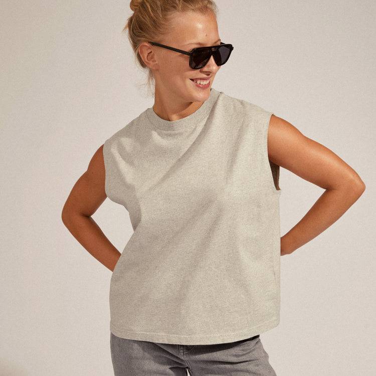 Pilgrim ELODIE recycelte Piloten-Sonnenbrille schwarz Kostenloser Versand international