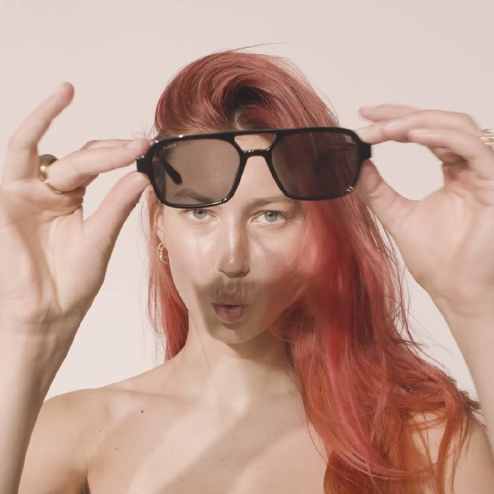 Pilgrim CASS recycelte Sonnenbrille im Retro-Stil schwarz Online