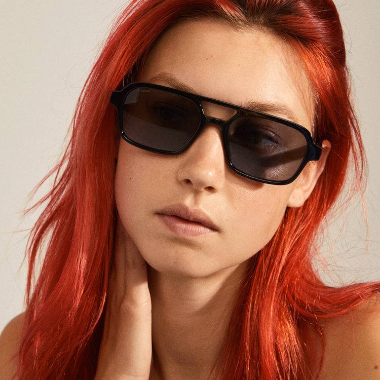 Pilgrim CASS recycelte Sonnenbrille im Retro-Stil schwarz Online
