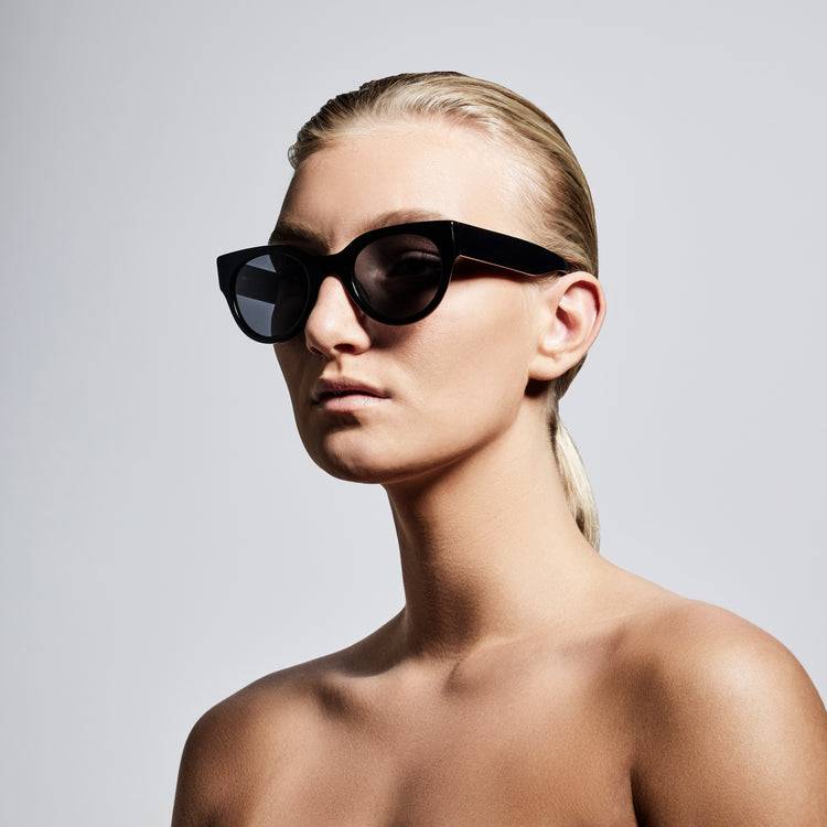 Pilgrim MALI oversized Acetat Sonnenbrille, schwarz Neueste Mode