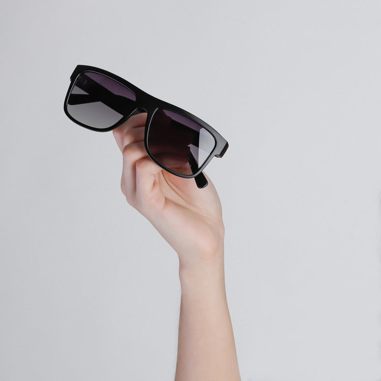Pilgrim Sonnenbrille : Kara : Schwarz Fabrikpreis