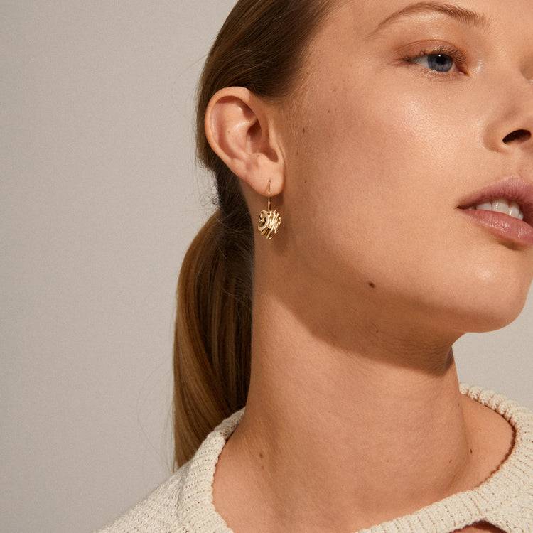Pilgrim EM wellenförmige Hoop-Ohrringe, vergoldet Discount Store für neue Produkte