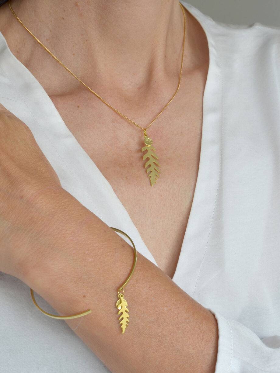 Renna Deluxe Farn Ohrringe in Gold Rabatte dieses Monats