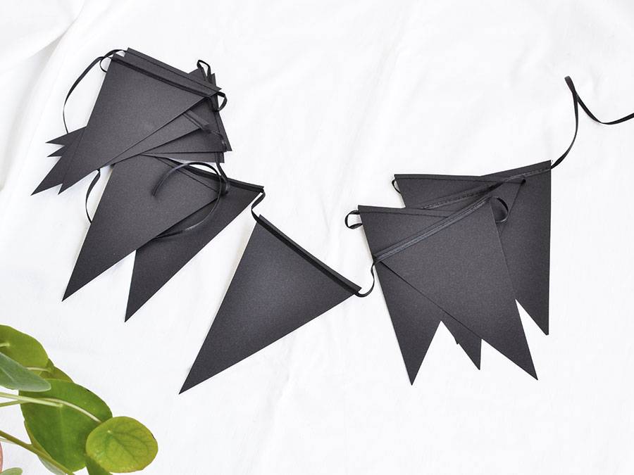 Renna Deluxe Wimpelkette schwarz Online