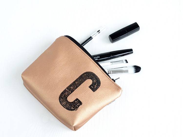Renna Deluxe Kosmetiktasche Metallic KUPFER mit Buchstabe / vegan Online Shopping
