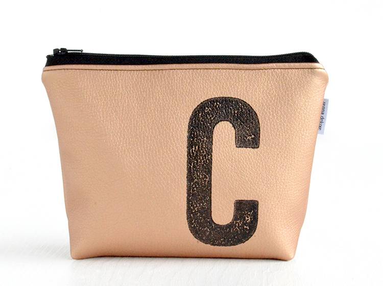 Renna Deluxe Kosmetiktasche Metallic KUPFER mit Buchstabe / vegan Online Shopping