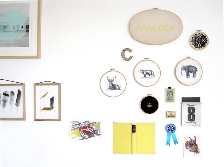 Renna Deluxe Schwalbe _ Bild im Stickrahmen Outlet
