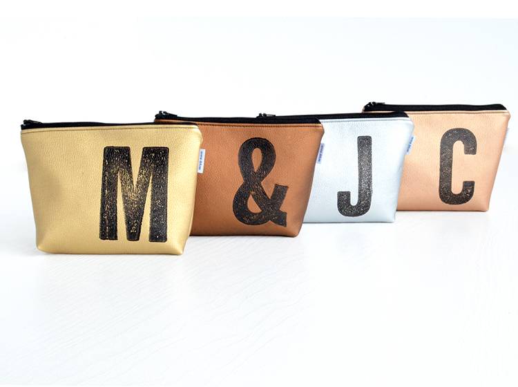 Renna Deluxe Kosmetiktasche Metallic SILBER mit Buchstabe Clearance-Verkauf