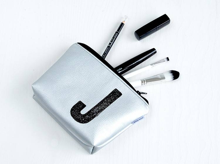 Renna Deluxe Kosmetiktasche Metallic SILBER mit Buchstabe Clearance-Verkauf