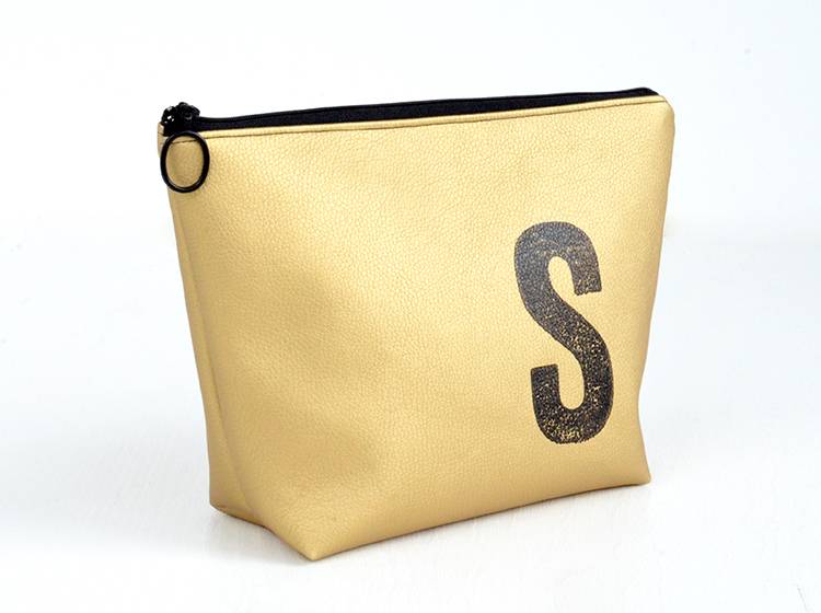 Renna Deluxe Waschtasche Metallic GOLD mit Buchstabe, vegan Schlussverkauf