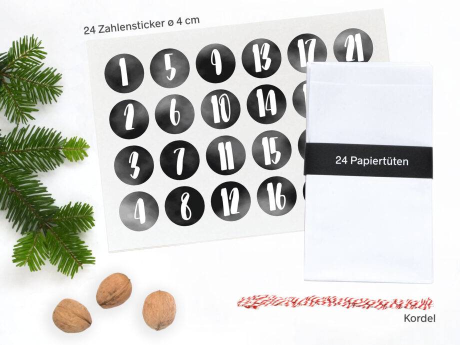 Renna Deluxe Adventskalender weiß mit schwarzen Aufklebern Saisonschlussverkauf