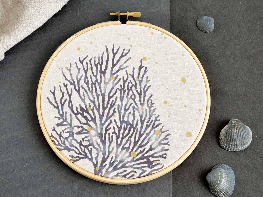 Renna Deluxe Koralle Bild mit Gold Punkten Lagerräumung