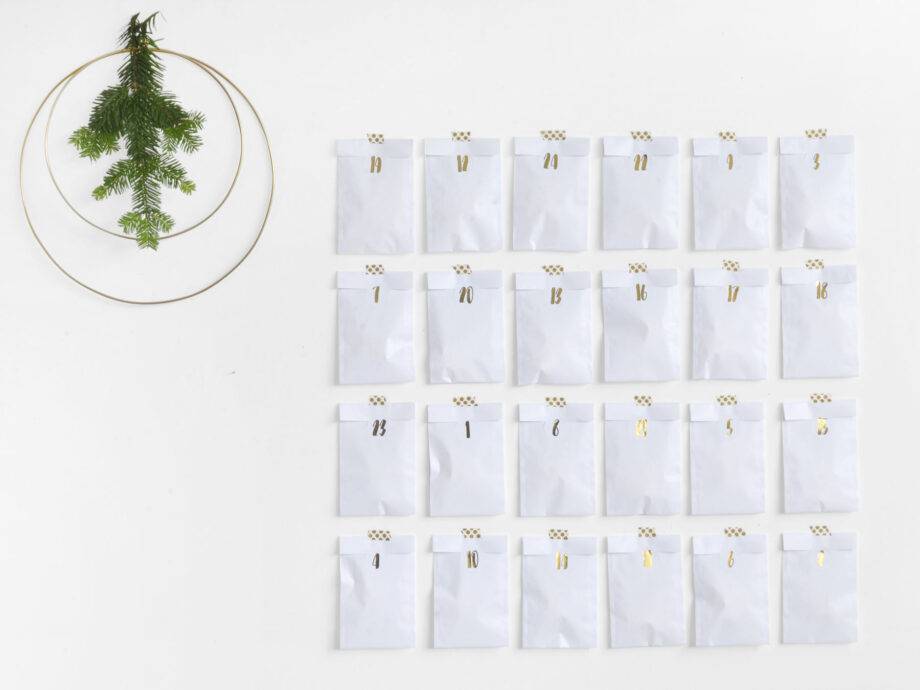 Renna Deluxe Adventskalender SILBER metallic mit weißen Tüten Kauf eins, bekomm eins gratis