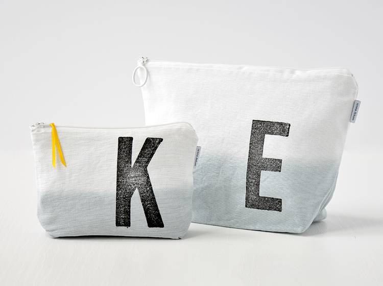 Renna Deluxe Schminktasche GRAU mit Monogramm personalisiert Preisnachlass