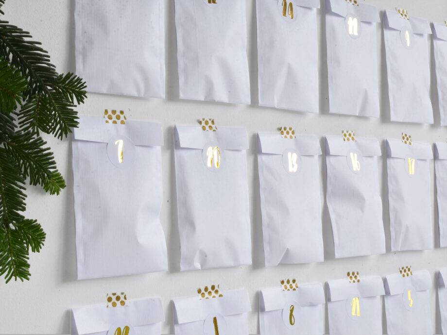 Renna Deluxe Adventskalender Gold metallic mit weißen Papiertüten Sonderangebot