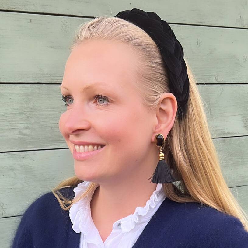 SchwesterSchwester Schwarze Ohrringe als Ohrstecker in Schildpattoptik mit schwarzer Quaste von AmuseToi Kauf eins, bekomm eins gratis