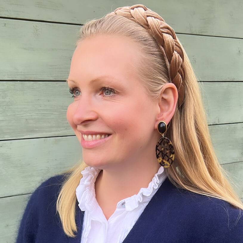 SchwesterSchwester Schwarze Ohrringe als Ohrstecker mit Oval in Schildpatt-Optik im Marrakesch Stil von AmuseToi Wochenangebot