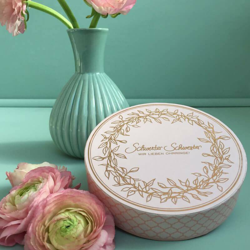 SchwesterSchwester Candy Box in zartem Rosa von SchwesterSchwester 50% Rabatt für begrenzte Zeit