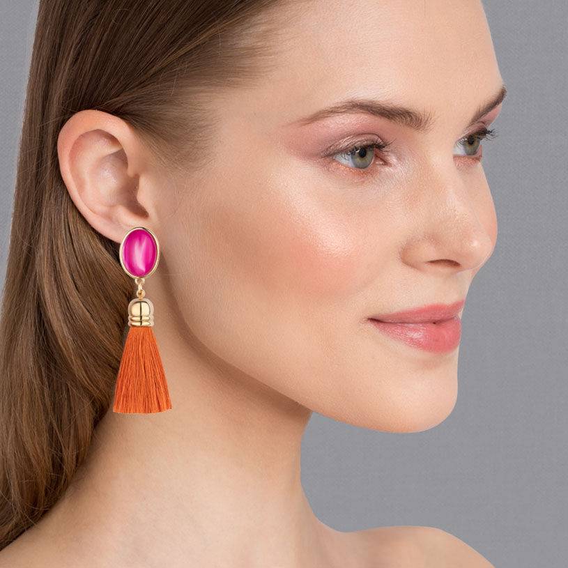 SchwesterSchwester Vergoldete Ohrclips in Pink mit Quaste in Rostorange von AmuseToi 2025