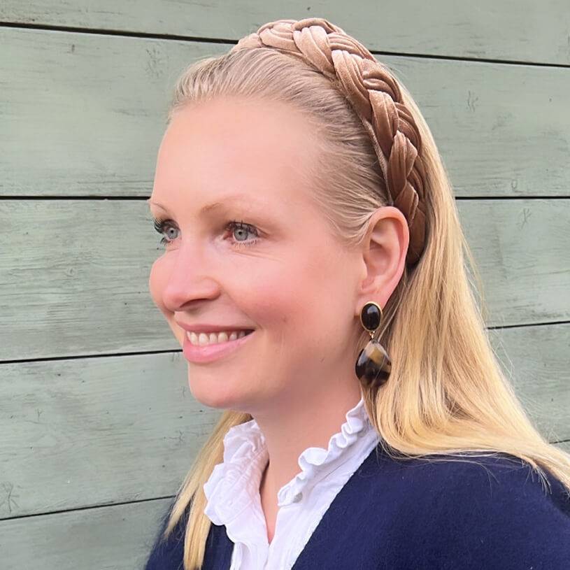 SchwesterSchwester Schwarze Ohrstecker mit Tropfen in Schildpatt-Optik von AmuseToi Fabrik Onlineshop