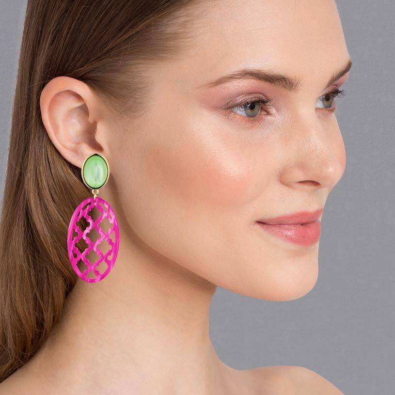 SchwesterSchwester Vergoldete Ohrstecker in wunderschönem Hellgrün mit Oval in Pink im Marrakesch-Stil Sonderangebot