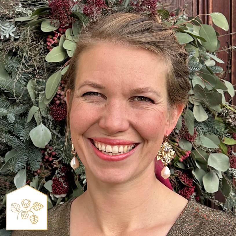 SchwesterSchwester Raffinierte Soutache-Ohrhänger in Gold und Champagner mit Baumwolltropfen Weihnachtsangebot