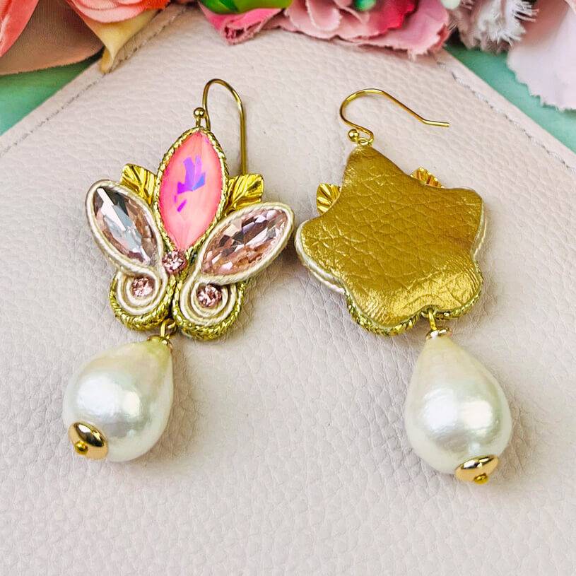 SchwesterSchwester Schöne Soutache-Ohrhänger in Rosa und zartem Gold mit Baumwolltropfen Vatertagsangebot