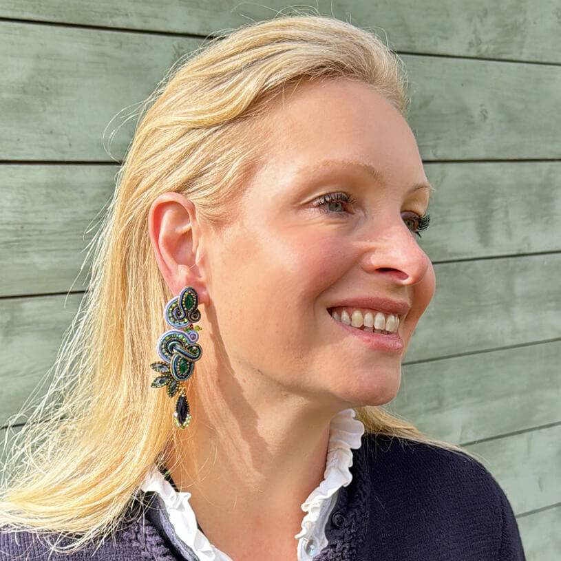 SchwesterSchwester Vorbestellbar - Raffinierte Soutache-Ohrstecker in Blautönen Tägliche Deals