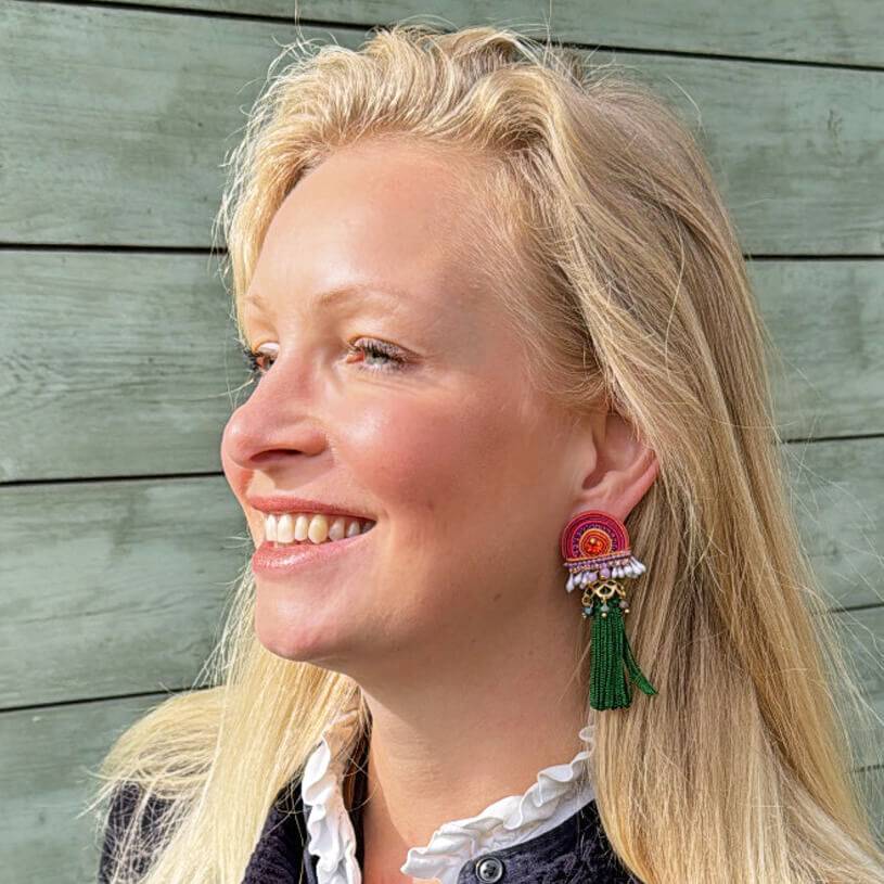 SchwesterSchwester Vorbestellbar - Verspielte Soutache-Ohrringe in Pink-Orange mit grüner Quaste Blitzverkäufe