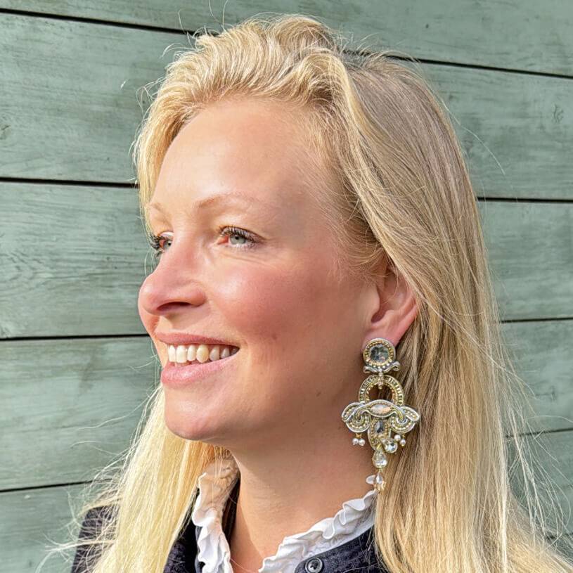 SchwesterSchwester Vorbestellbar - Geschwungene Soutache-Ohrstecker in Champagner Fabrik Onlineshop