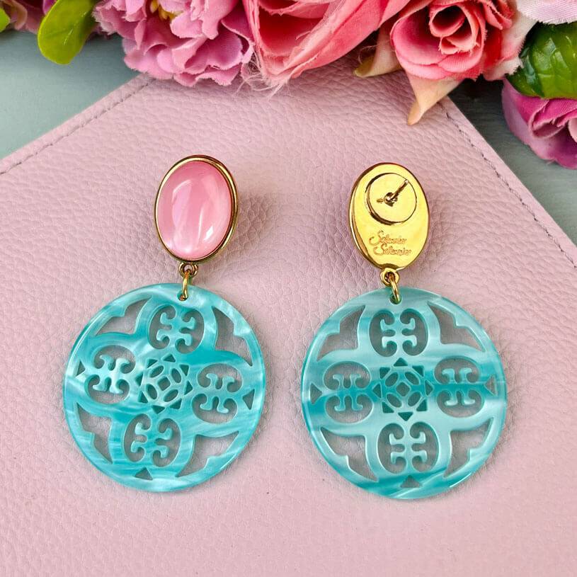 SchwesterSchwester Rosafarbene Ohrringe Papadopoli als Ohrstecker mit rundem Ornament in Türkis von AmuseToi Online Outlet