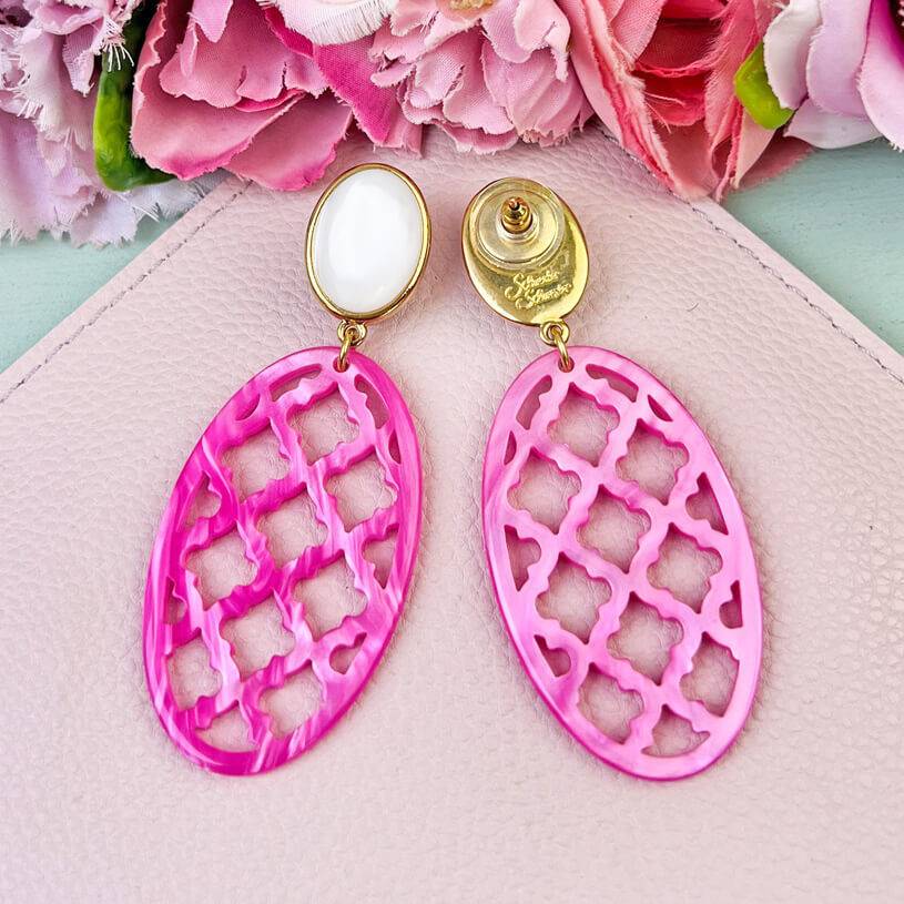 SchwesterSchwester Vergoldete Ohrstecker in wunderschönem Perlmutt mit Oval in Pink im Marrakesch-Stil Exklusive Angebote