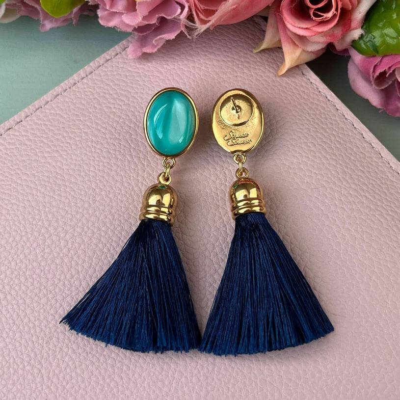 SchwesterSchwester Vergoldete Ohrstecker in Türkis mit Quaste in Marineblau von AmuseToi Neueste Stile