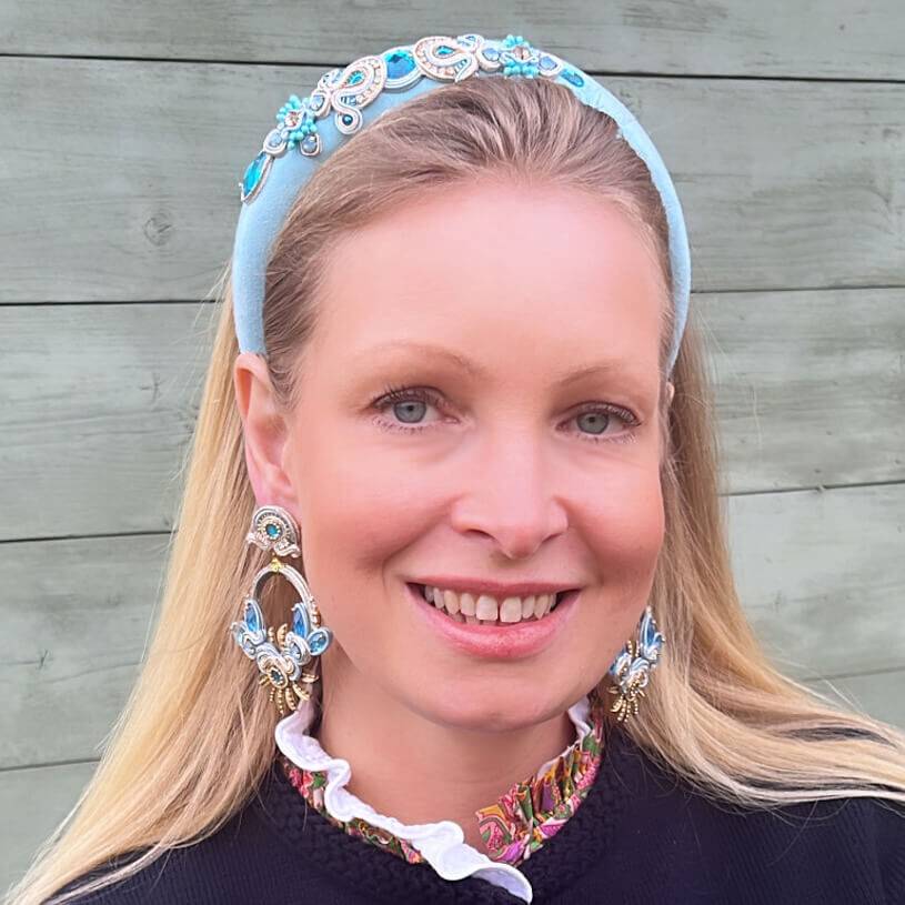 SchwesterSchwester Filigrane Soutache-Ohrringe in zarten Hellblautönen mit Gold Vierteljährliche Förderung