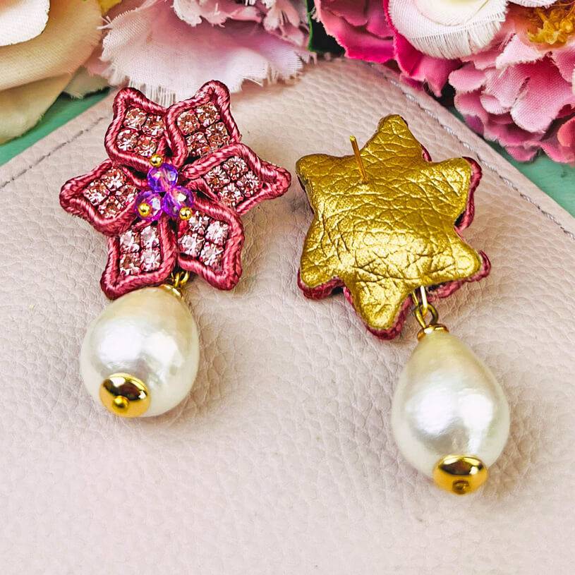 SchwesterSchwester Süße Blumen-Soutache-Ohrringe in Puderrosa mit kleinen Baumwolltropfen Blitzangebot