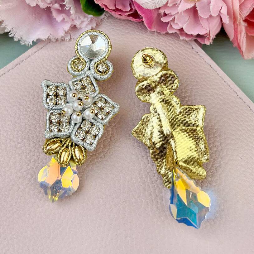 SchwesterSchwester Besondere Schneekristall-Soutache-Ohrringe in Weiß Bestseller