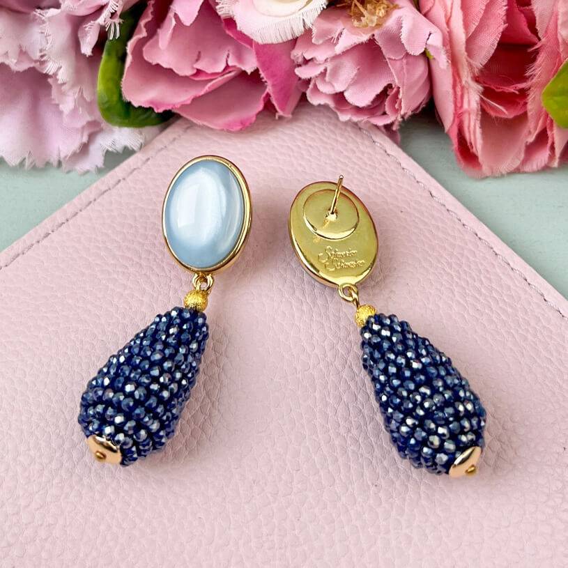 SchwesterSchwester Hellblaue Ohrringe mit glitzerndem dunkelblauen Tropfen von AmuseToi Zeitbegrenzte Promotion