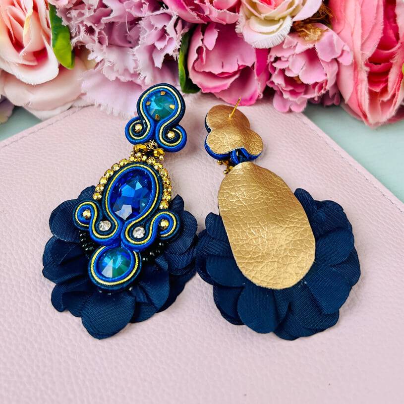 SchwesterSchwester Außergewöhnliche Soutache-Ohrringe in Dunkelblau Fabrikverkauf