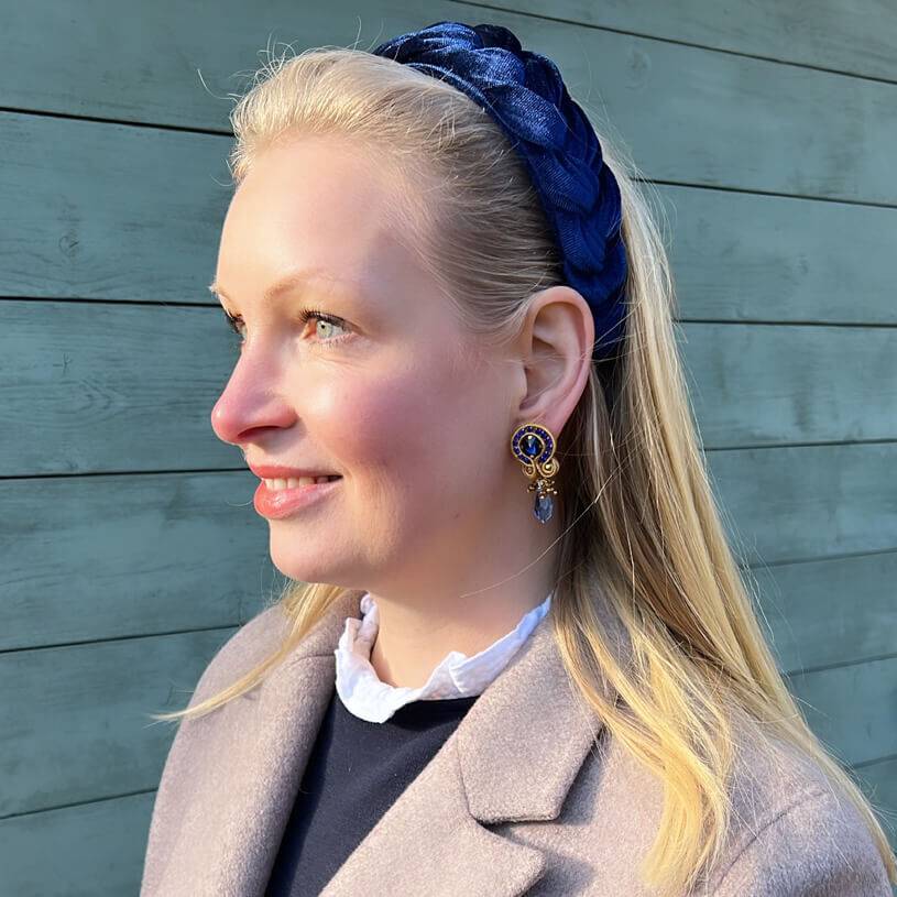 SchwesterSchwester Hübsche Soutache-Ohrstecker mit blauen Kristallen und Tropfen Bis zu 65% Rabatt