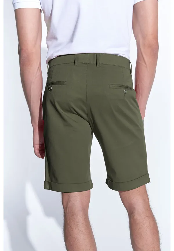 Steffen Klein Chino Shorts in Khaki 2025