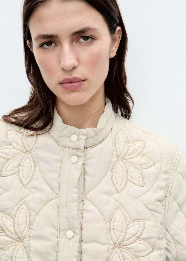 Mango Steppjacke mit Blumenstickerei Riesige Ersparnisse