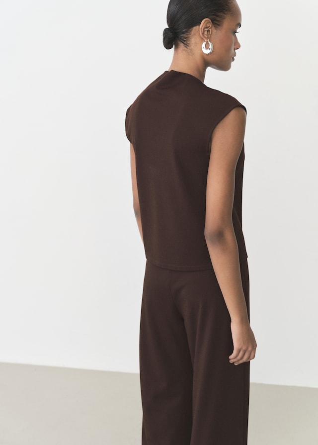 Mango T-Shirt mit asymmetrischem Ausschnitt und Raffdetails Black Friday