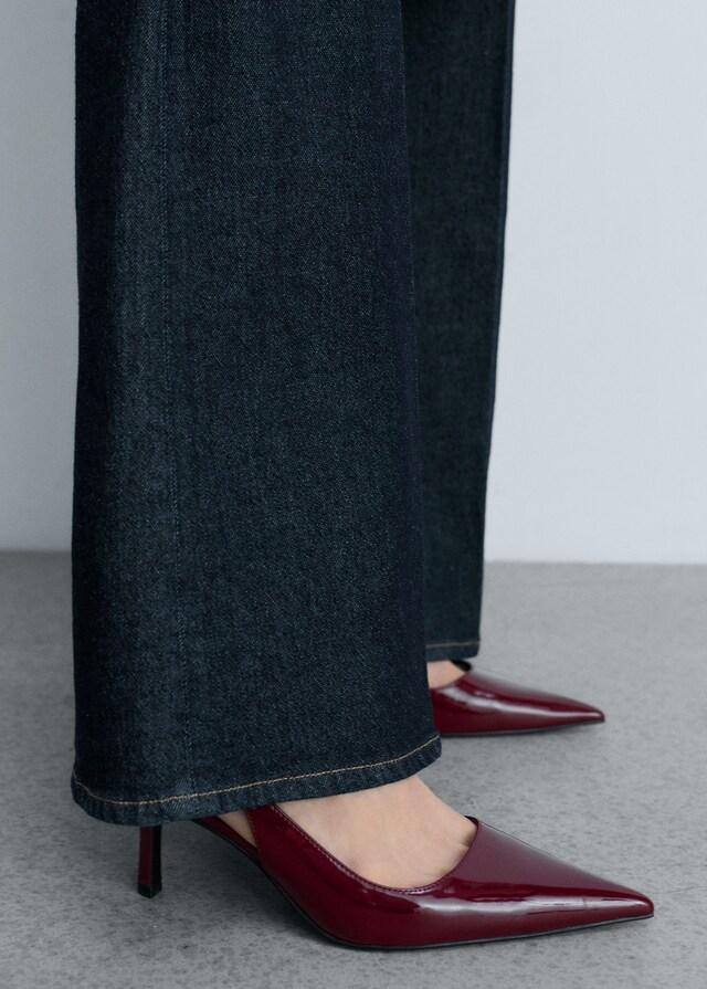 Mango Spitz zulaufender Schuh mit Lackleder-Effekt