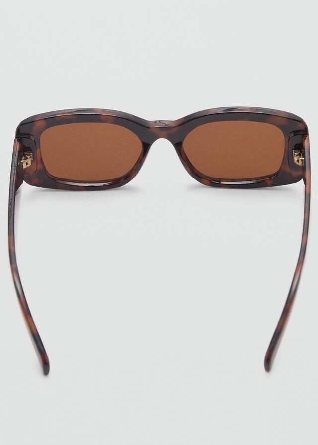 Mango Sonnenbrille mit viereckiger Brillenfassung Blitzangebot