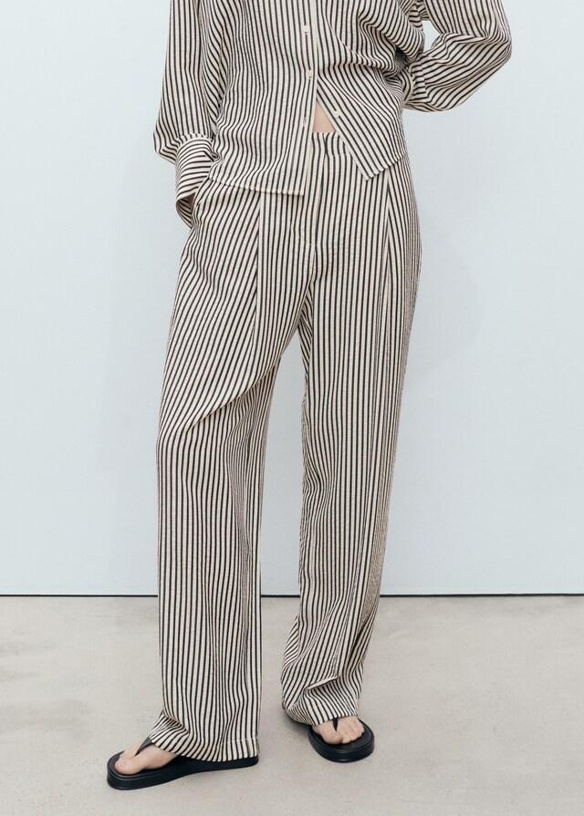 Mango Gestreifte Hose mit Texturmuster
