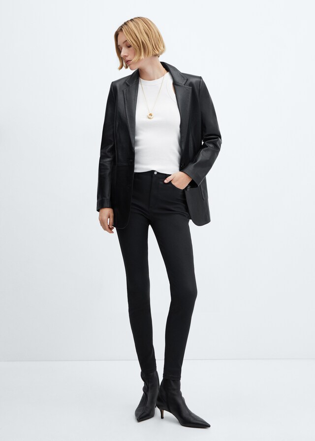 Mango Skinny Coated-Jeans mit hohem Bund Nur für heute