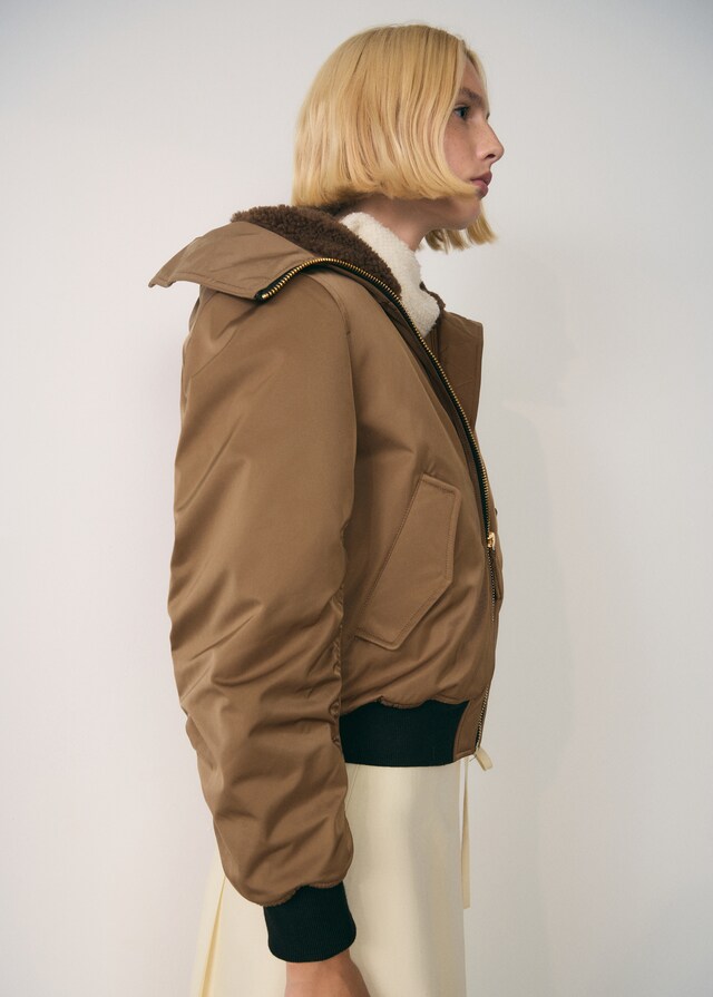 Mango Bomberjacke mit Shearling-Innenfutter