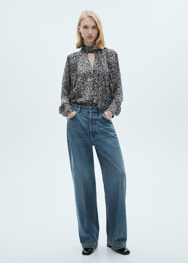 Mango Bluse in Leo-Optik mit Schleifenkragen Angebote